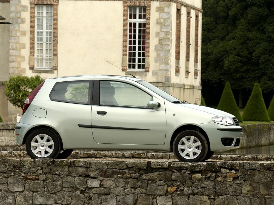  Fiat Punto 3-Door (188) 2003 года  (фото 25 из 30)